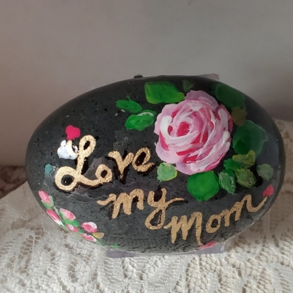Stone Painting, painted word rock, personalized Mom rock, Stone Art - Picture 6 of 11